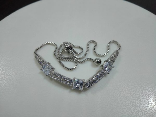 "Luxury Diamond Bracelet in 18K White Gold, Chain & Link Style"